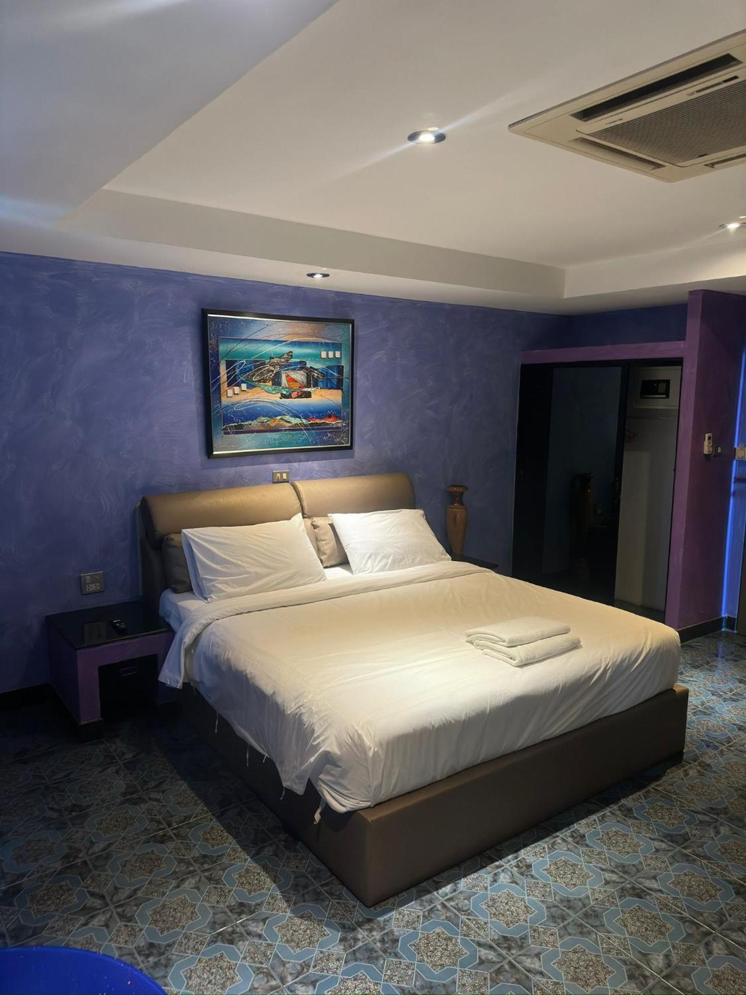 Koenig Hotel Pattaya Near Walking Street Exterior foto